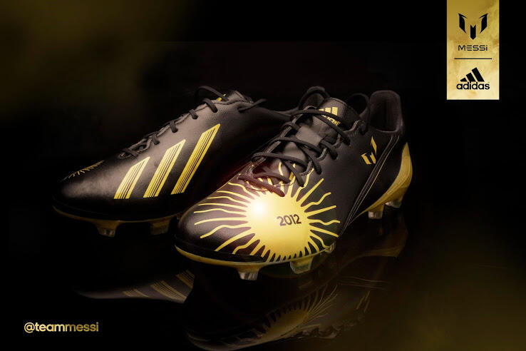 Simak Sejarah Sepatu Bola Adidas Messi dan Nike Ronaldo di Ballon d'Or