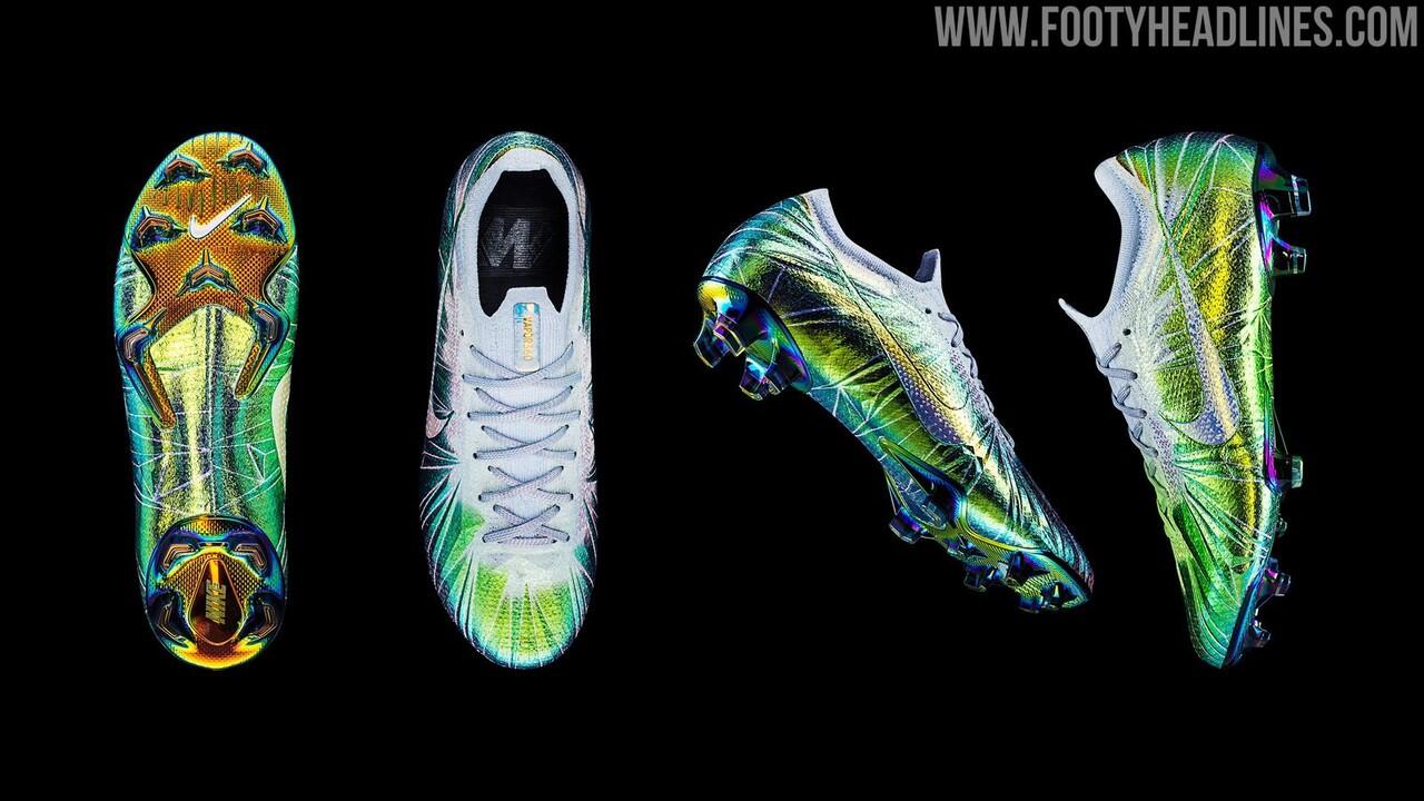 Simak Sejarah Sepatu Bola Adidas Messi dan Nike Ronaldo di Ballon d'Or