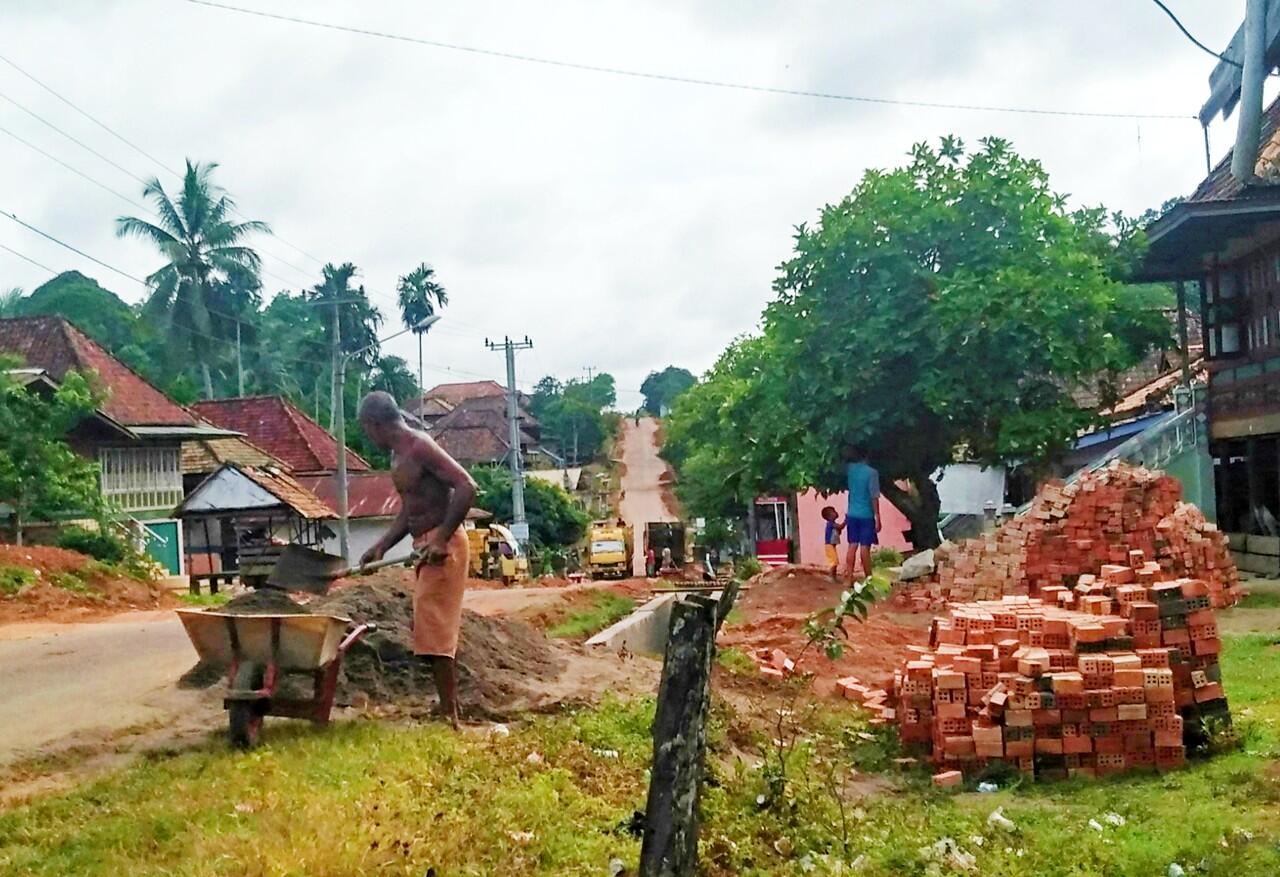 Percepat Pembangunan, Pemdes Pelajau Ambil Inisiatif Hutang Dulu