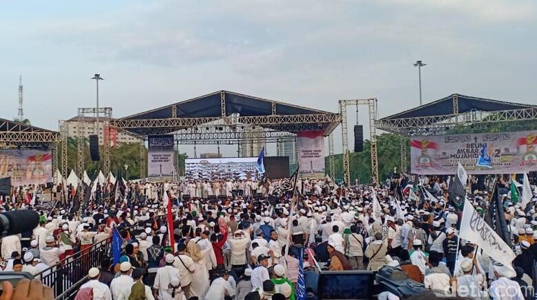 Informasi Anak Hilang Dibacakan Berulang dari Panggung Reuni 212