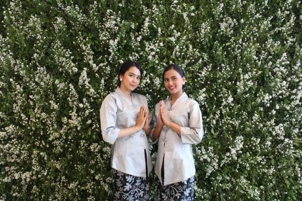 Bak Taman Bunga Putih, 7 Inspirasi Dekor Wedding Ge-Kiku yang Memesona
