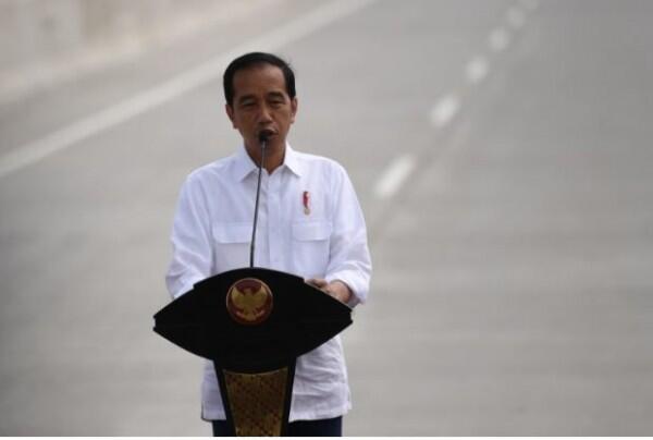 Prabowo Ikut Reuni 212 di Monas, Jokowi Bersepeda di Bogor