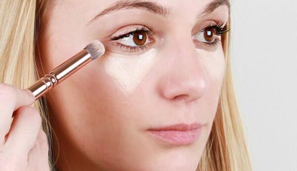 Masih Awam Kegunaannya, Ini 6 Manfaat Concealer dalam Makeup