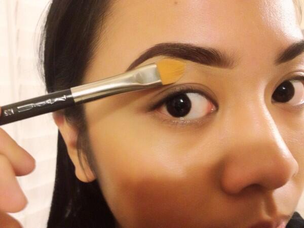 Masih Awam Kegunaannya, Ini 6 Manfaat Concealer dalam Makeup
