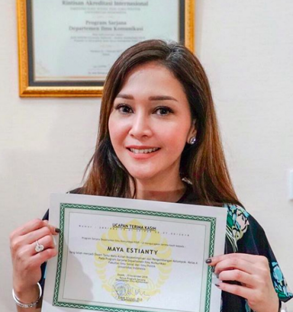 9 Keseruan Maia Estianty saat Jadi Dosen Tamu di FISIP UI
