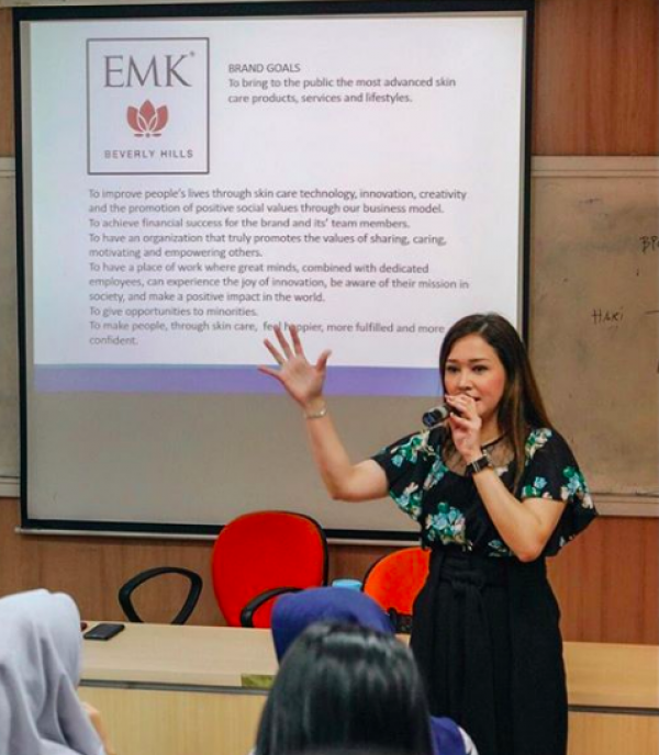 9 Keseruan Maia Estianty saat Jadi Dosen Tamu di FISIP UI