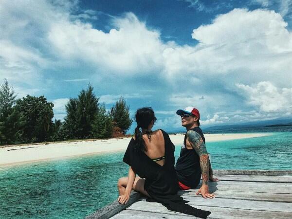 Makin Lengket, Ini 10 Potret Kemesraan Chef Juna dan Atries Angel!