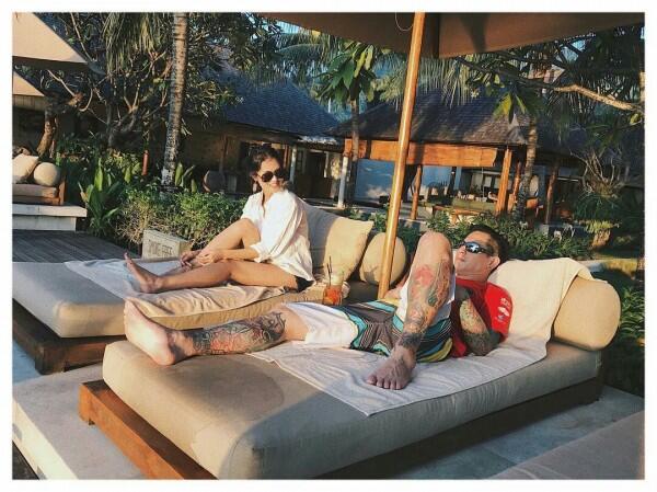 Makin Lengket, Ini 10 Potret Kemesraan Chef Juna dan Atries Angel!