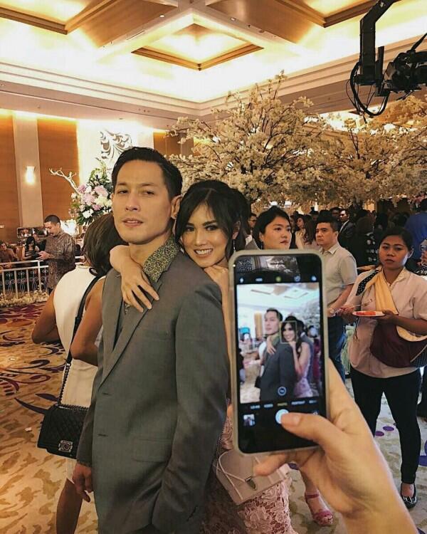 Makin Lengket, Ini 10 Potret Kemesraan Chef Juna dan Atries Angel!