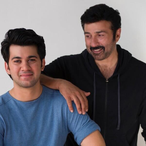 10 Foto Artis Bollywood dan Putranya, Warisi Pesona Sang Ayah
