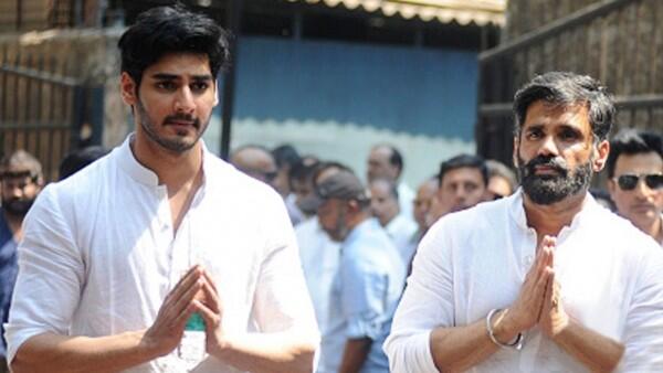 10 Foto Artis Bollywood dan Putranya, Warisi Pesona Sang Ayah