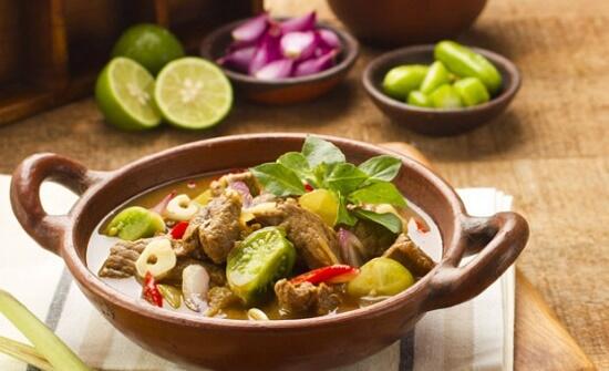 3 Perbedaan Sayur Asem Jawa dan Betawi, Enak Mana yang Ya?
