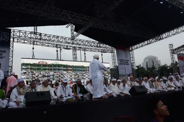 Dalam Doa Bersama, Peserta Alumni 212 Sebut Rindu Rizieq Shihab
