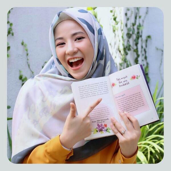 10 Artis yang Rilis Buku di 2018, Mulai Prilly Sampai Roy Kiyoshi