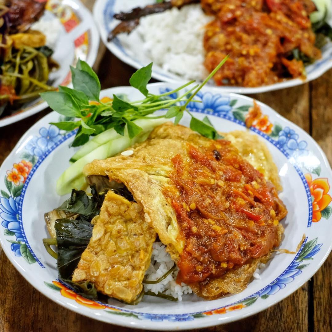 5 Tempat Penyetan Paling Recommended di Surabaya, Mantap Gila!