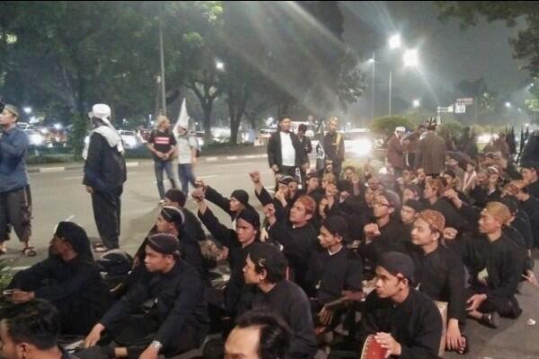 Peserta Reuni 212 dari Yogyakarta Pakai Lurik dan Blangkon