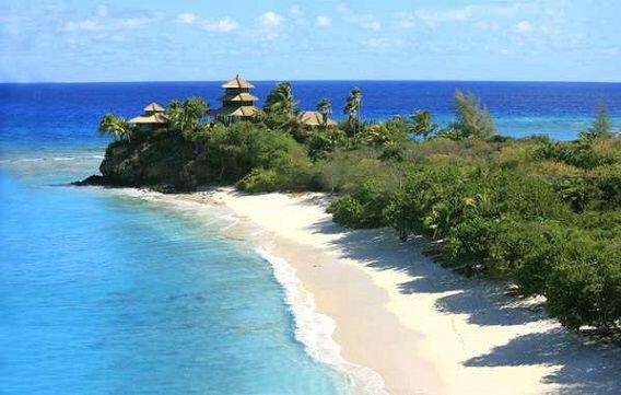 15 Pantai Paling Indah di Indonesia yang Gak Kalah Indah dari Maldives