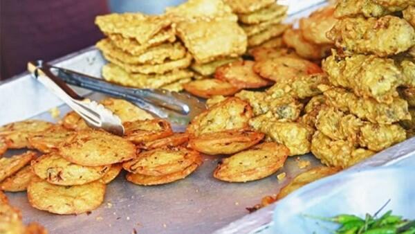 Meski Enak, 7 Makanan dan Minuman Ini Wajib Dihindari Saat Musim Hujan