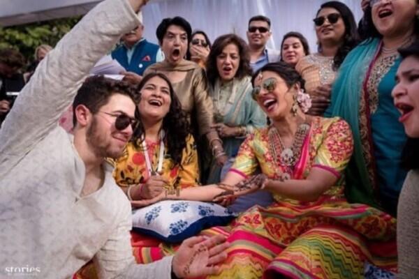 15 Potret Bukti Nick Jonas & Priyanka Sangat Dekat dengan Keluarga