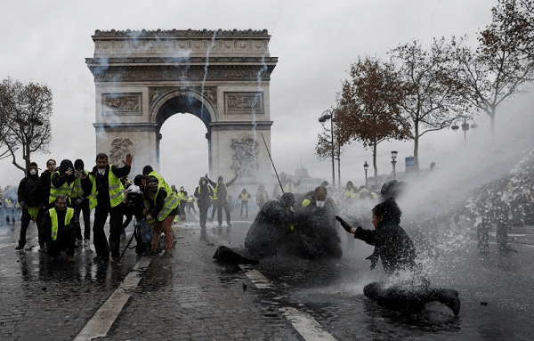 Demonstran Unjuk Rasa di Paris, 107 Orang Ditangkap Polisi