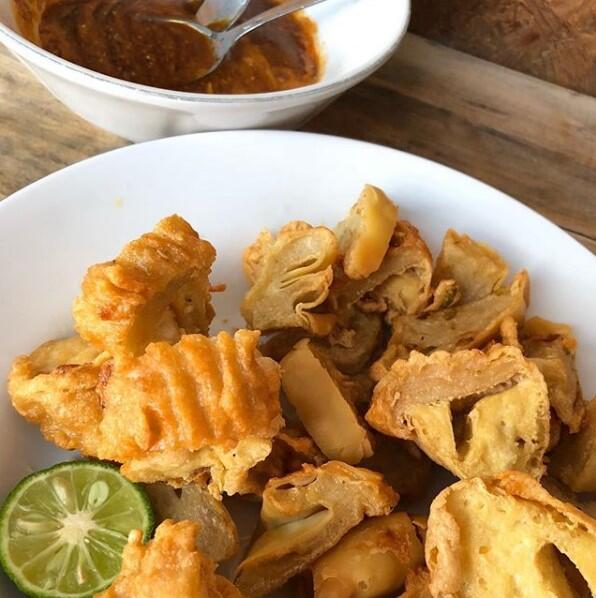 5 Batagor Khas Bandung Ini Dijamin Bikin Ketagihan, Enak Banget Sih!