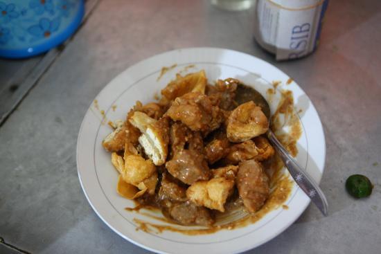 5 Batagor Khas Bandung Ini Dijamin Bikin Ketagihan, Enak Banget Sih!