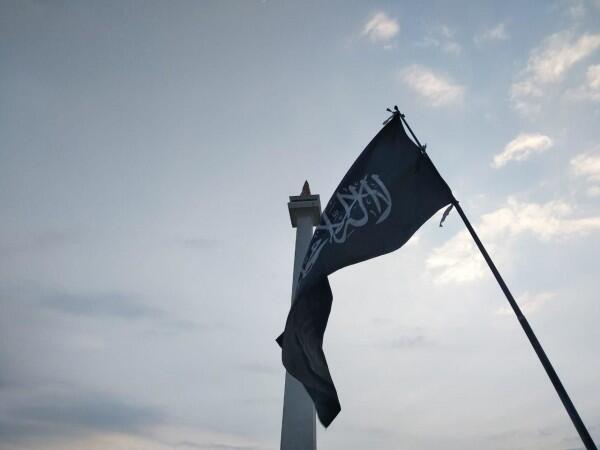 FOTO: Massa Reuni 212 Putihkan Monas
