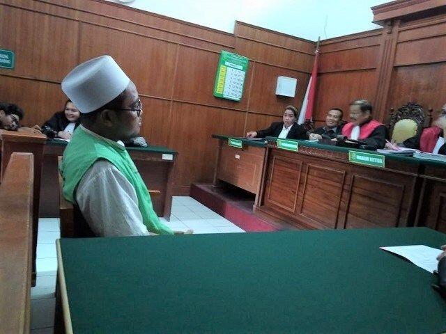Guru Les Cabul Divonis Tujuh Tahun