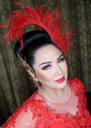 Titi DJ Menolak Tua di Imajinasi