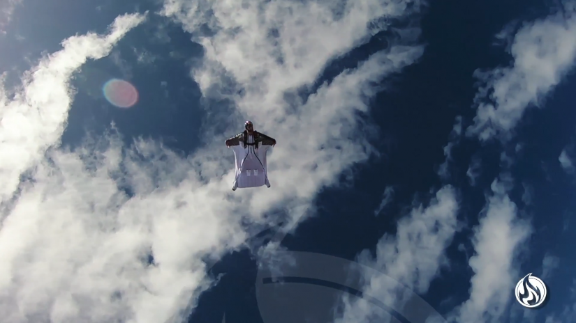 Awan Cantik Langit Aussie yang Bikin Lo Bisa Minat Jajal Wingsuit Flying