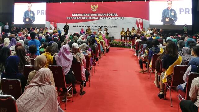 Jokowi Janji Dana PKH Naik Tahun Depan