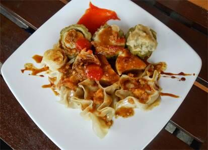 10 Makanan Paling Diburu Saat Resepsi Pernikahan