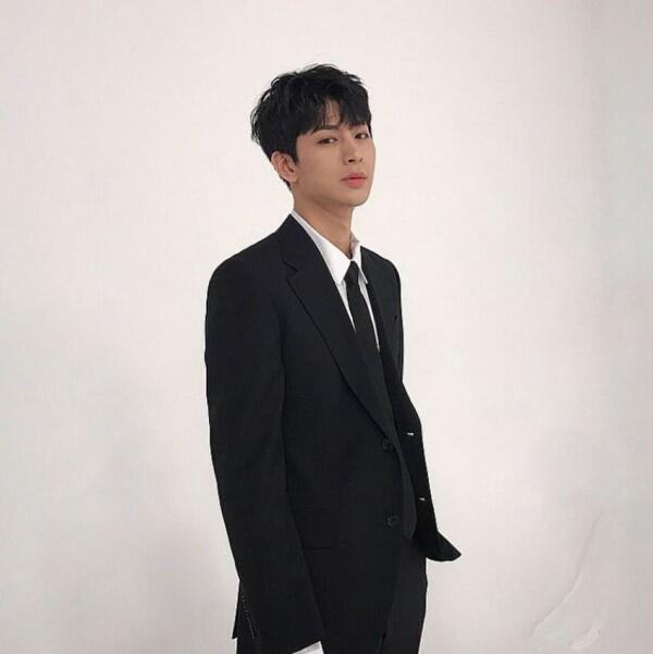 Bikin Melting, Ketahui 6 Fakta Unik Yunhyeong iKON