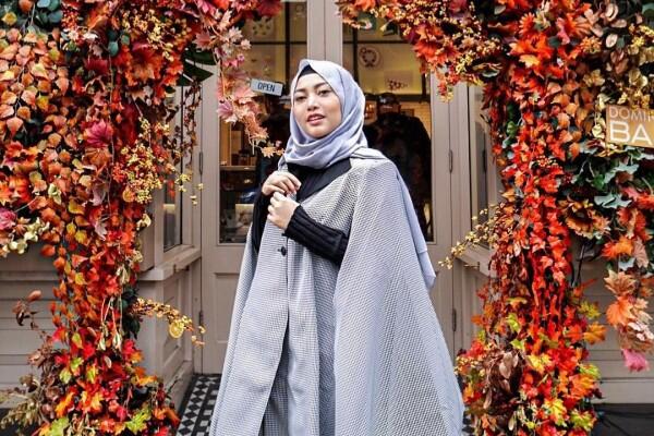Hijrah? Inilah 9 Potret Penampilan terbaru Rachel Venya dengan Hijab