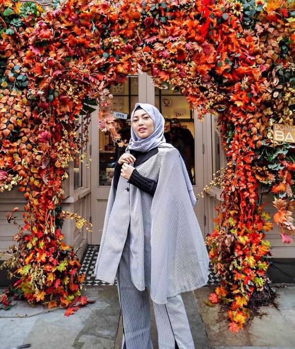 Hijrah? Inilah 9 Potret Penampilan terbaru Rachel Venya dengan Hijab