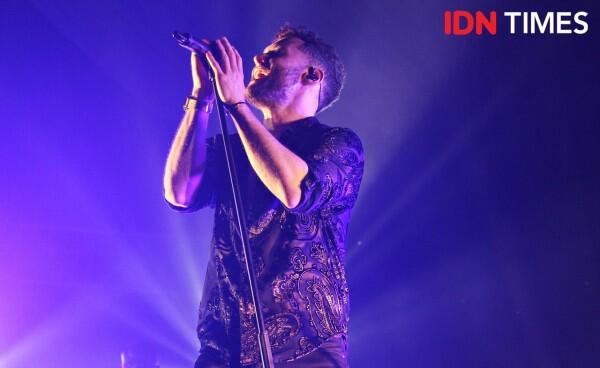 10 Potret Keseruan Konser Calum Scott di Jakarta, Bikin Baper!