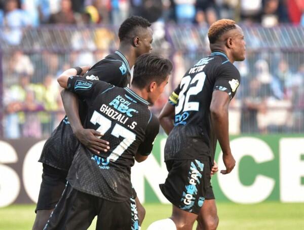 Berbagi Poin dengan Persela, Pelatih Persib: "It's OK!"
