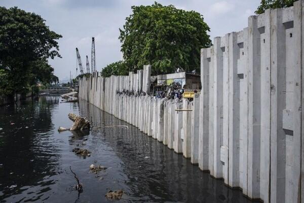 Antisipasi Banjir, Anies Kebut Normalisasi Sungai di 5 Wilayah