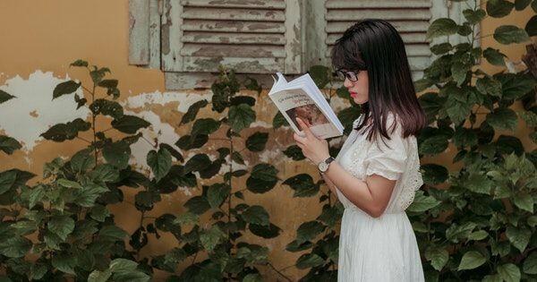 Kenapa Setiap Perempuan Harus Baca Buku, Ini Alasannya!