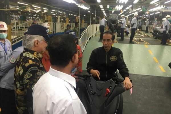 Yamaha Ekspor 1,5 Juta Unit Motor, Jokowi Janji Permudah Investasi