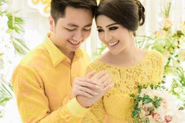Resmi Tunangan, Ini 8 Potret Manisnya Ariska Putri & Sang Pacar