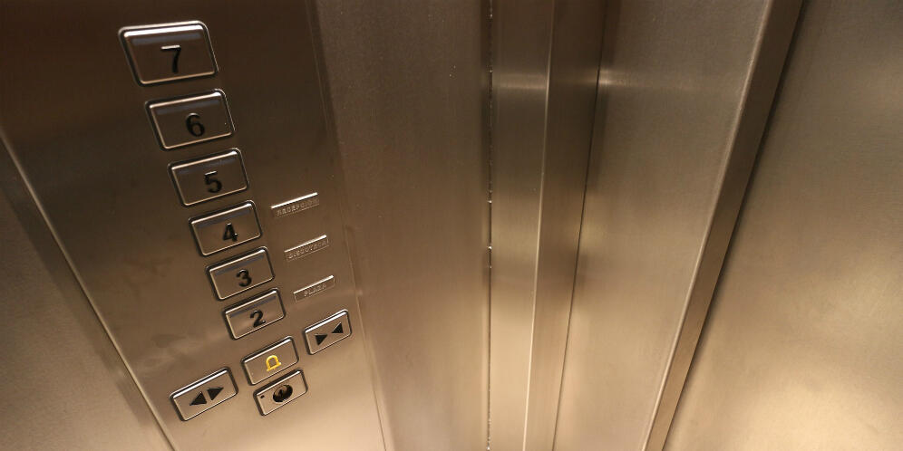 Ternyata Tombol "Close" Pintu Lift Cuma Tipuan, Ada Fungsi Lainnya