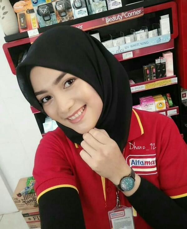 10 Editan Kocak Artis Jadi Kasir Minimarket, Mau Dong Dilayani!