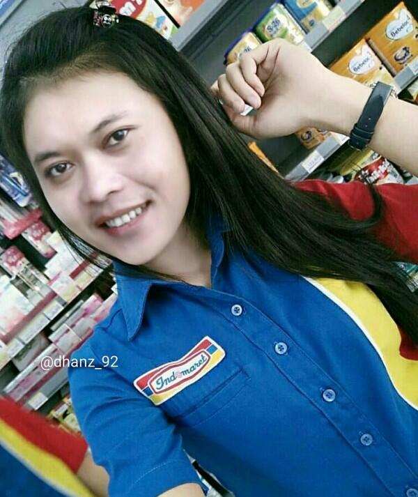 10 Editan Kocak Artis Jadi Kasir Minimarket, Mau Dong Dilayani!
