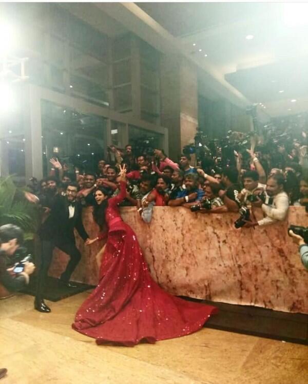 Inilah 15 Foto Artis yang Hadir saat Resepsi Deepika - Ranveer