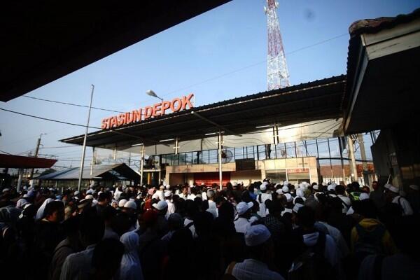 Penumpang KRL Melonjak 500 Persen Saat Reuni 212
