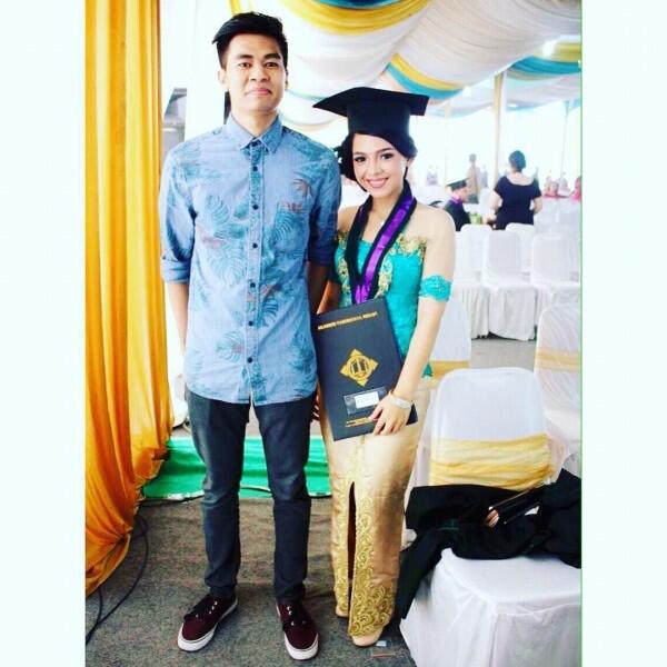 Sama Kocaknya, Ini 10 Potret Arif Muhammad 'Mak Beti' & Kekasih