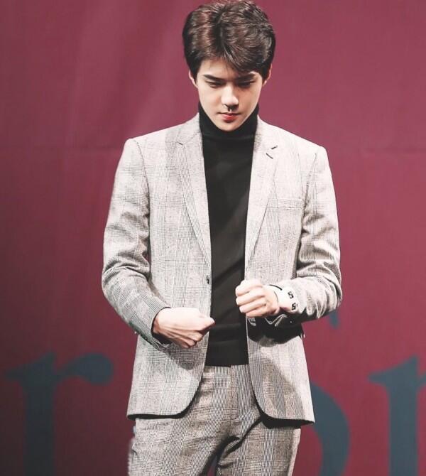 10 OOTD Kece Personil EXO Ini Bisa Dongkrak Penampilanmu, Boys!