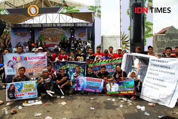 10 Potret Cetar Nella Kharisma saat Meriahkan Ultah Usaha Bu Dendy
