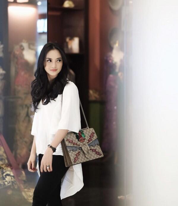9 Brand Fashion Mahal yang Paling Sering Digunakan Artis Indonesia